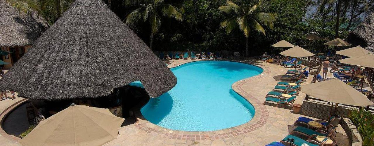 PINEWOOD BEACH RESORT & SPA (2)