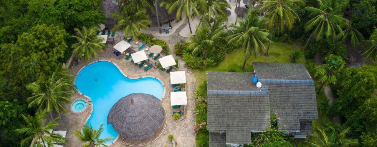 PINEWOOD BEACH RESORT & SPA (8)